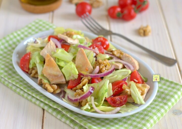 insalata di pollo e noci