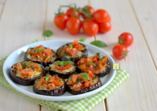 melanzane grigliate mozzarella e pomodori
