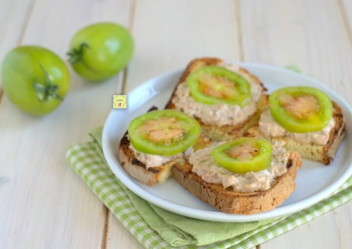 bruschette tonno e pomodori verdi