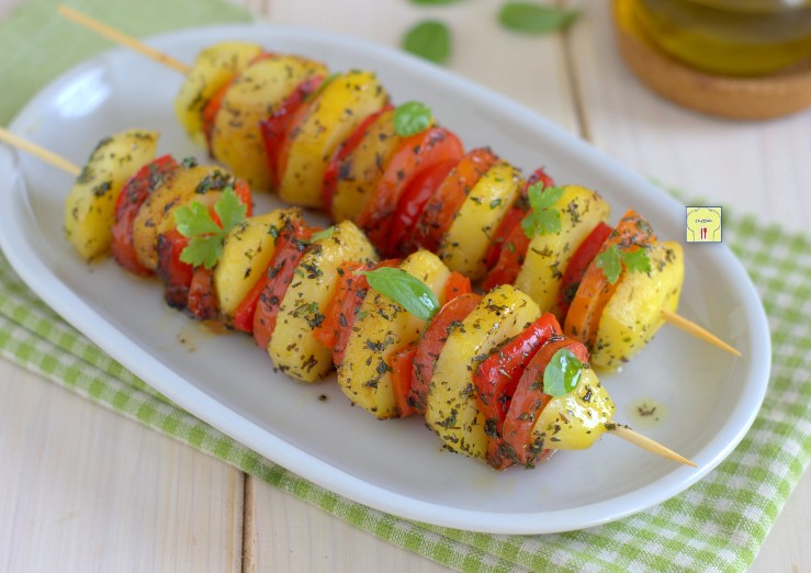 spiedini di patate e peperoni