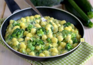 gnocchetti in padella broccoli e zucchine