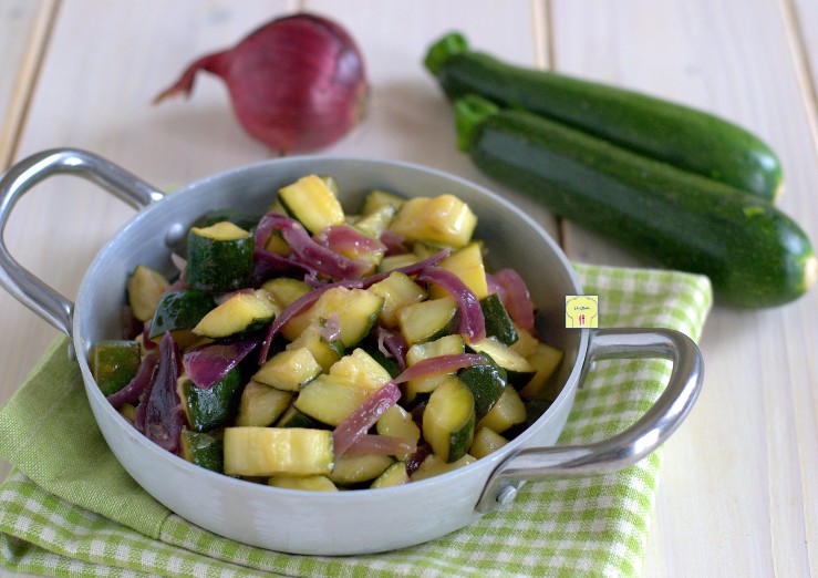 Zucchine e Cipolla rossa in padella contorno gustoso e velocissimo