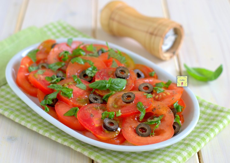 Insalata Pomodori e Basilico semplicissimo contorno estivo