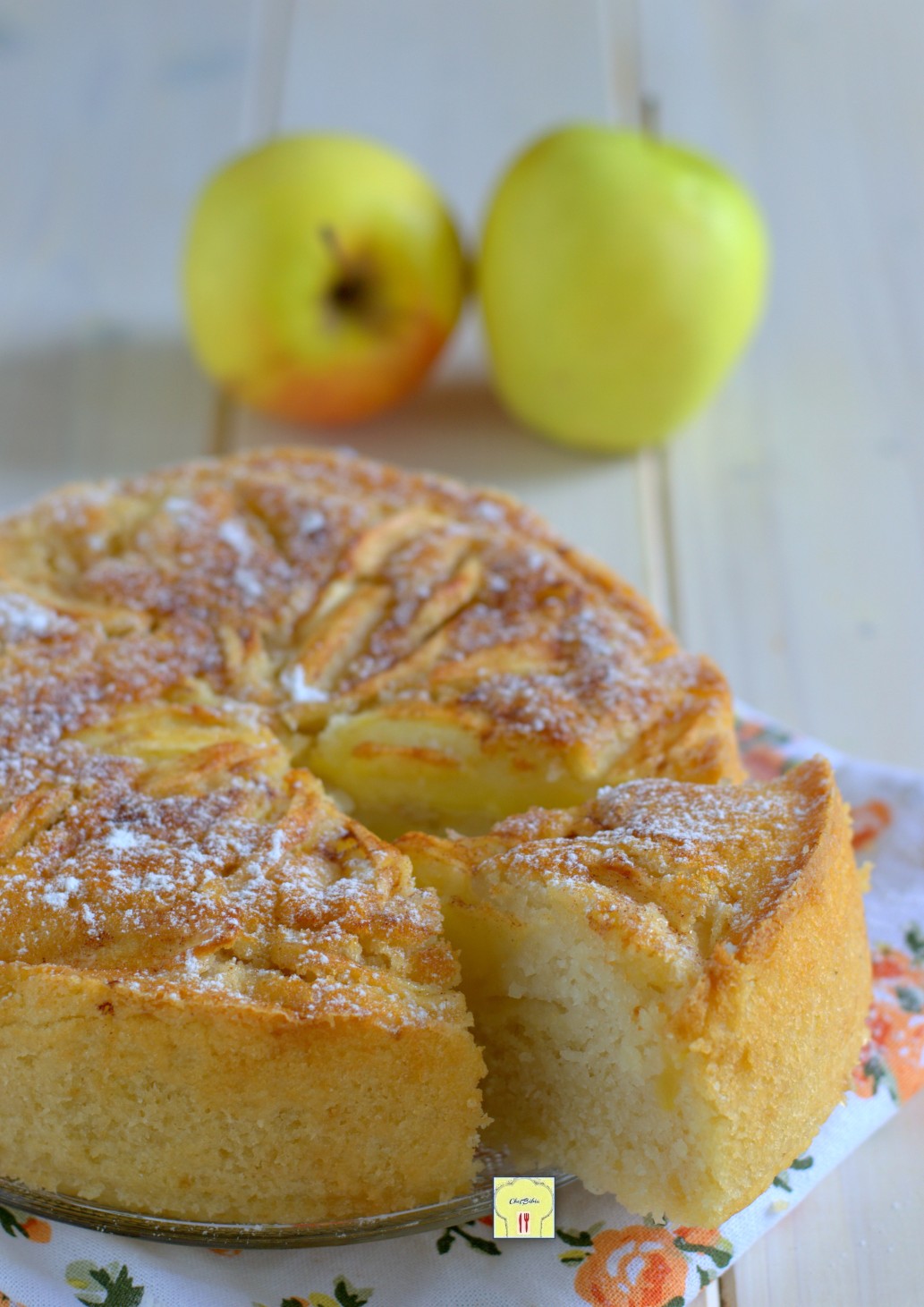 Torta di mele all'acqua torta senza lattosio e senza uova