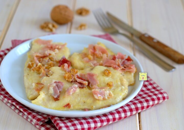 scaloppine di pollo speck e noci