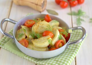 finocchi e pomodorini in padella