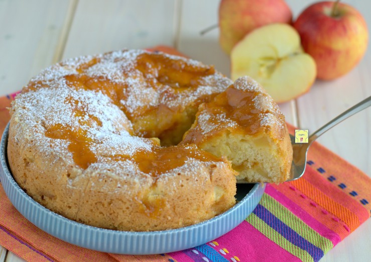 Torta di Mele e Marmellata deliziosa torta da dispensa semplice