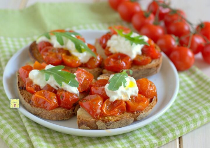 bruschette pomodorini caramellati e burrata