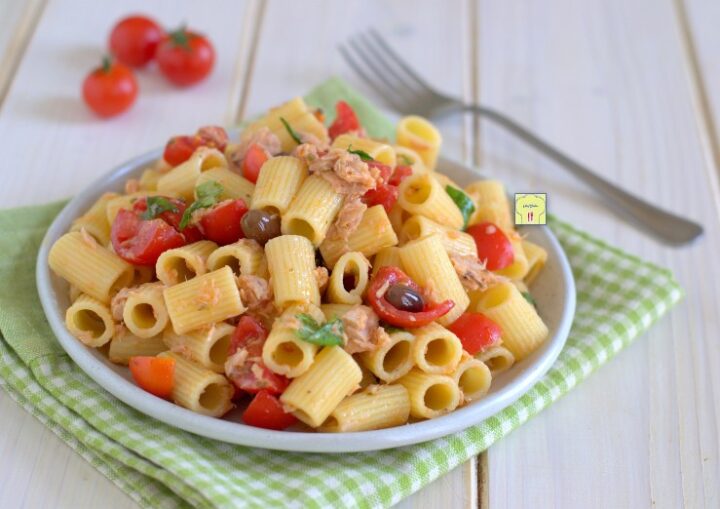 pasta fredda con pomodorini e tonno