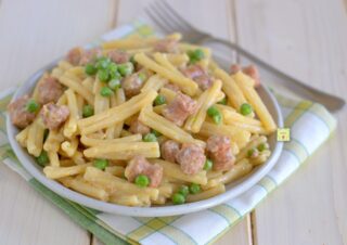 pasta salsiccia e piselli