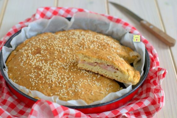 Focaccia di patate farcita