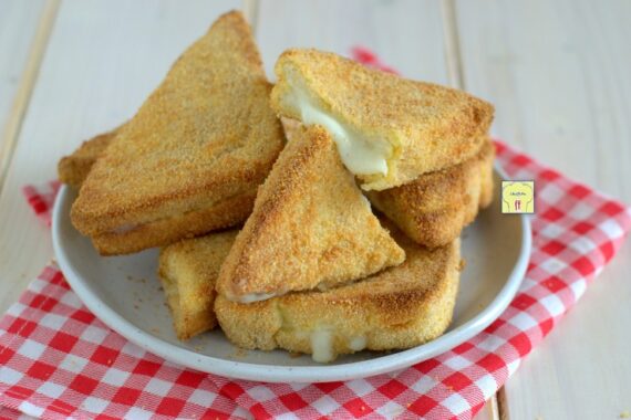 Mozzarella in carrozza in friggitrice ad aria