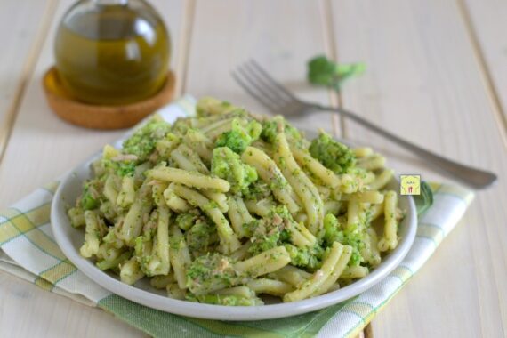Pasta broccoli e tonno