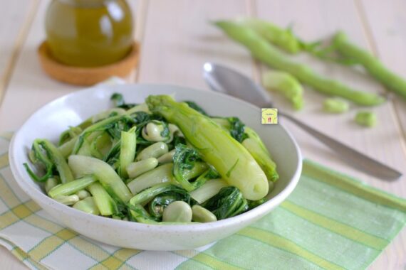 Puntarelle e fave in padella