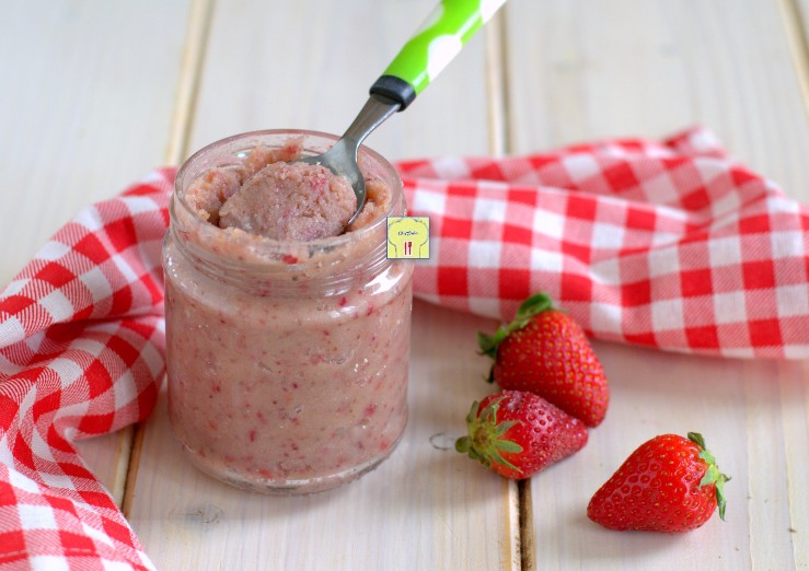 crema spalmabile fragole e mandorle