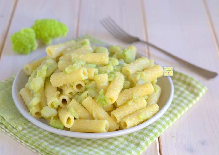 pasta con cavolfiore e acciughe