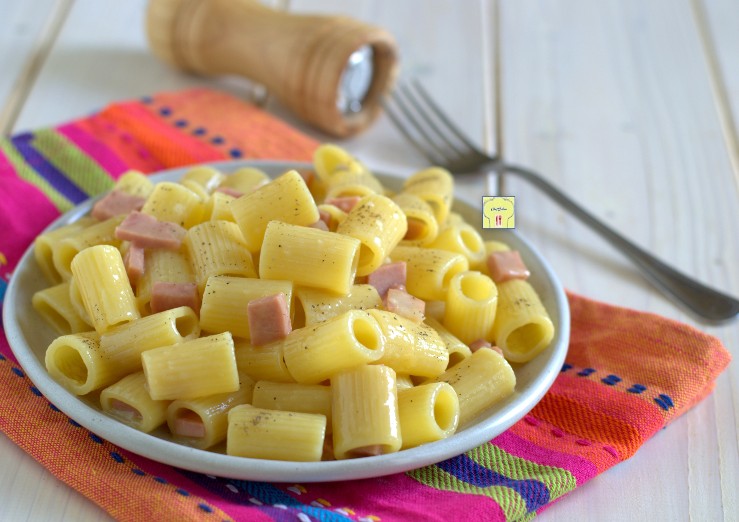 pasta alla mortadella