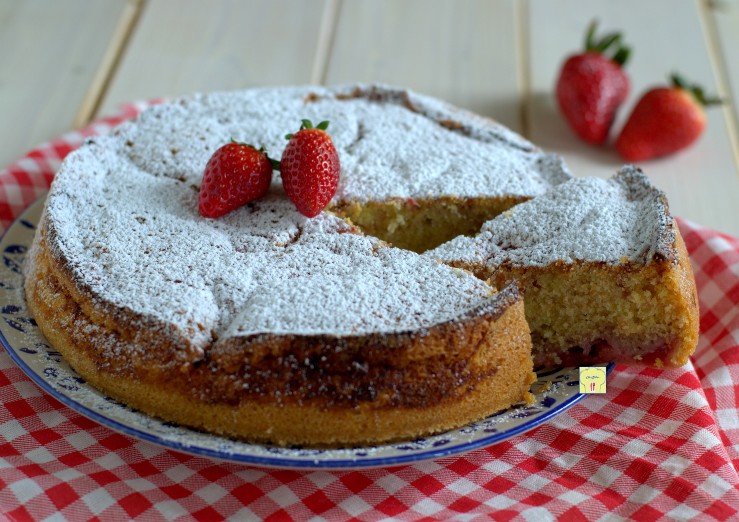 torta nuvola alle fragole