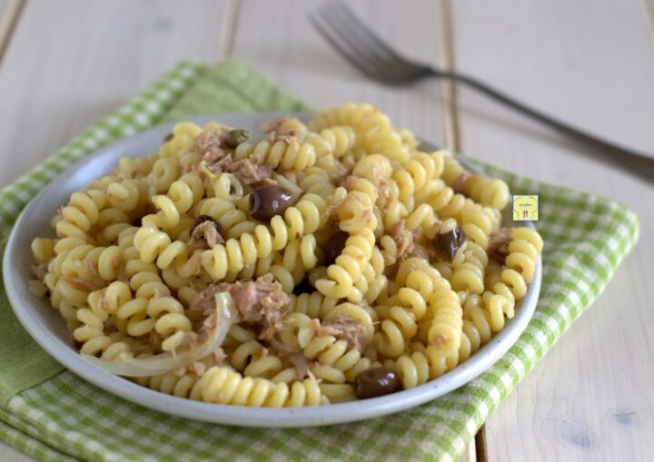 fusilli al tonno e olive