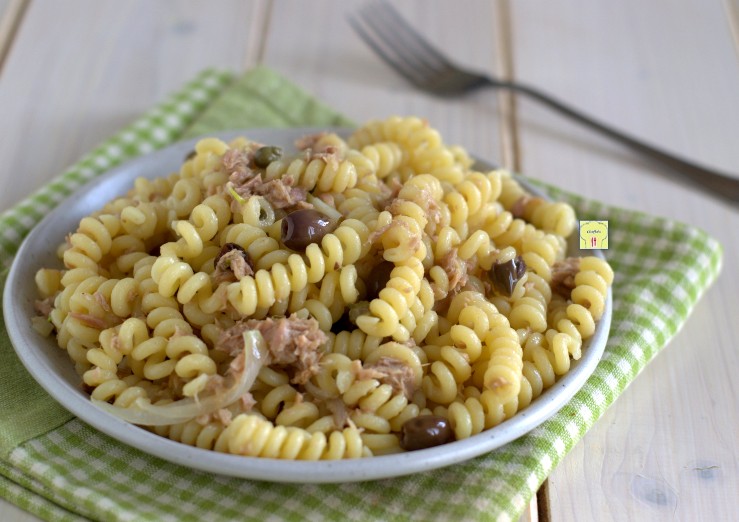 fusilli al tonno e olive