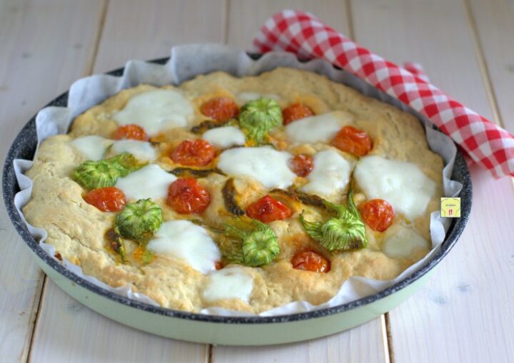pizza rustica fiori di zucca e mozzarella senza lievitazione