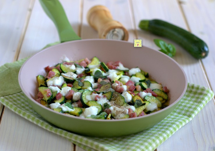 zucchine saltate pancetta e mozzarella