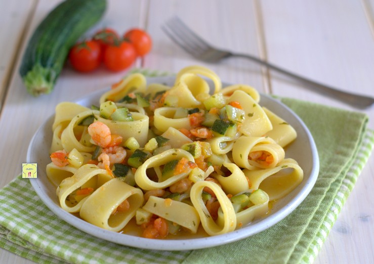 calamarata zucchine e gamberetti
