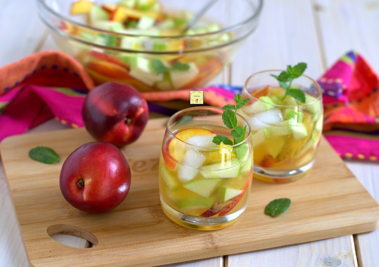 sangria bianca alle pesche