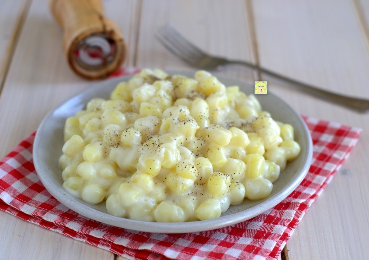 chicche di patate con crema di pecorino