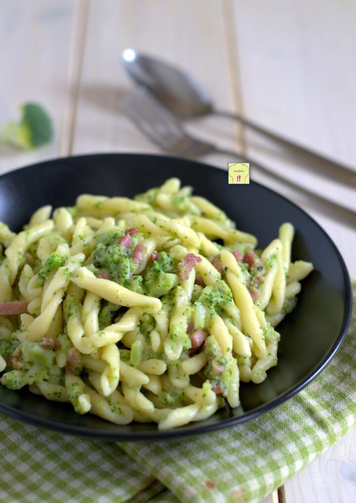strozzapreti broccoli e speck croccante gp