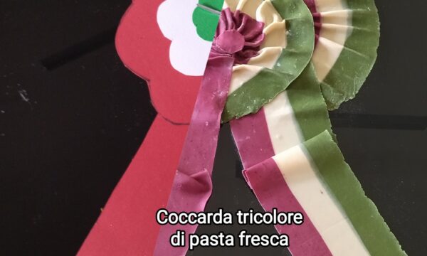 Coccarda tricolore di pasta fresca