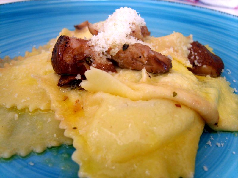 10ravioli con burrata ai funghi porcini