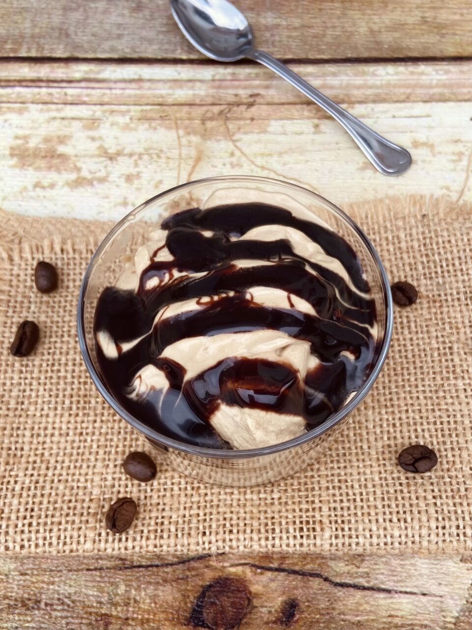 Crema al caffè con panna vegetale