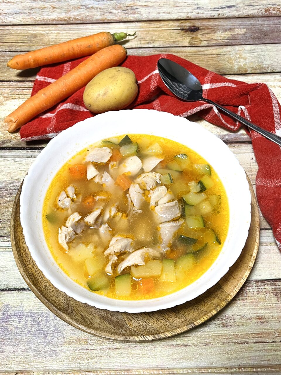 Zuppa di pollo e verdure