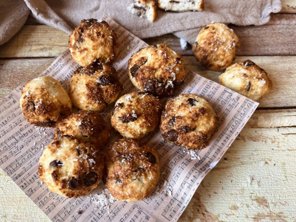 Biscotti morbidi al cocco in friggitrice ad aria