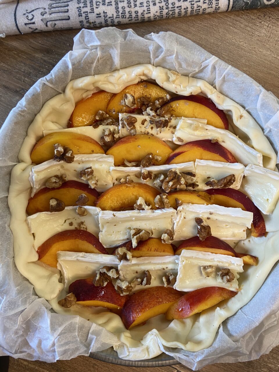 preparazione torta pesche e Brie