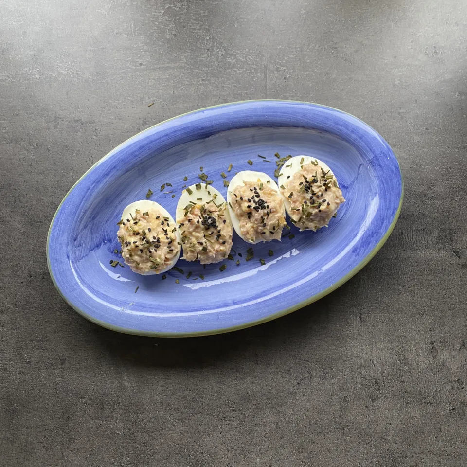Uova ripiene allo yogurt e tonno