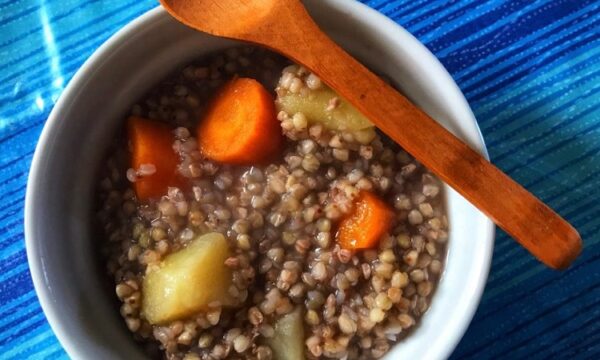 Zuppa di grano saraceno con verdure