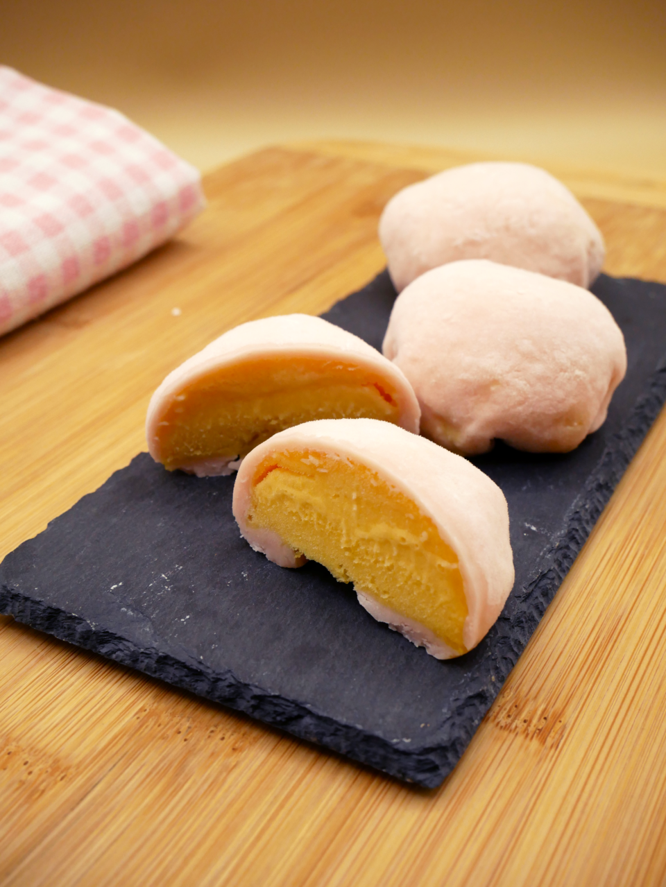 Mochi, Giapponese gommoso dolce dolce preparato con riso, zucchero