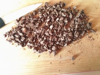 cioccolato fondente tritato