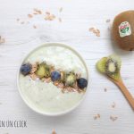 smoothie bowl con yogurt greco e kiwi