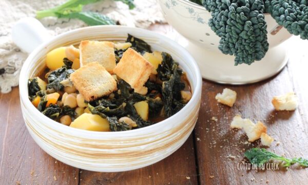 Zuppa di cavolo nero e ceci in pentola a pressione