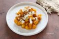 Gnocchi con crema di zucca e feta