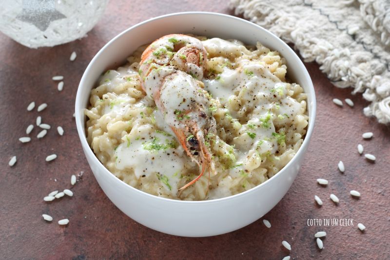 Risotto cacio e pepe con scampi e lime in pentola a pressione - Cotto ...