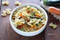 Pasta con carote, zucchine e mais