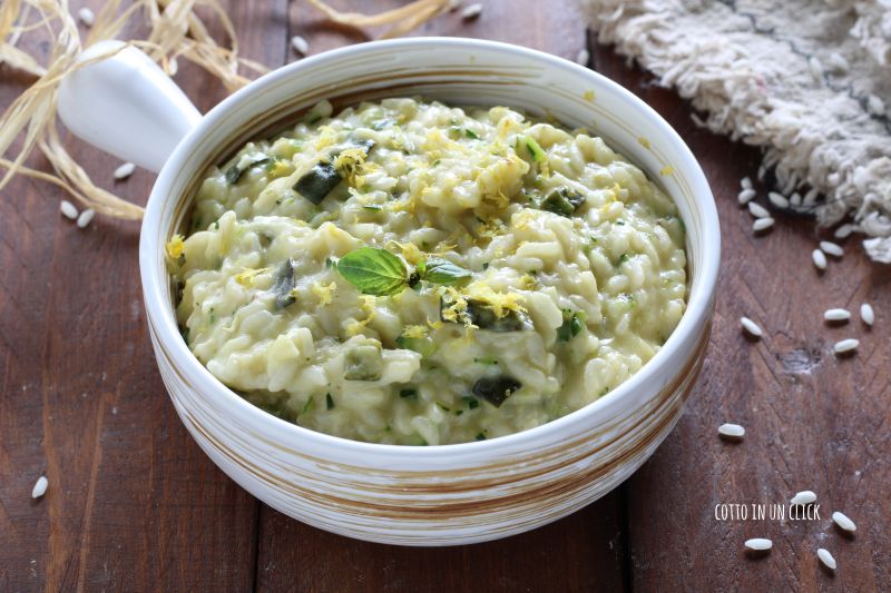 risotto con zucchine cremoso in pentola a pressione