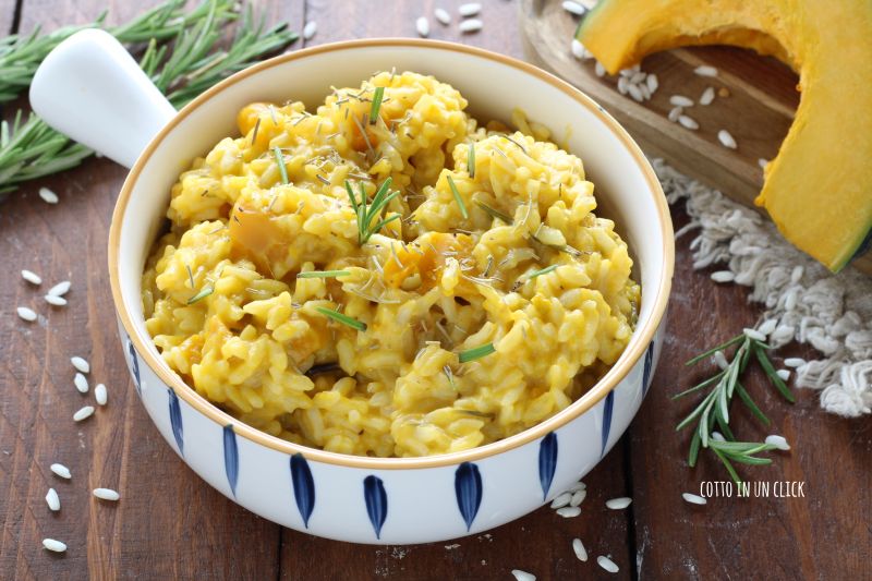 risotto cremoso alla zucca e rosmarino in pentola a pressione
