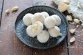 Tartufini al limone, cocco e mandorla