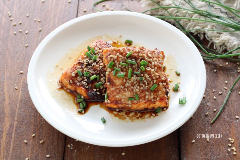 salmone soia e sesamo in friggitrice ad aria