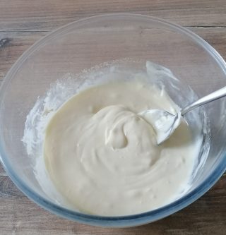 Tiramisù classico senza panna, tuorli con mascarpone